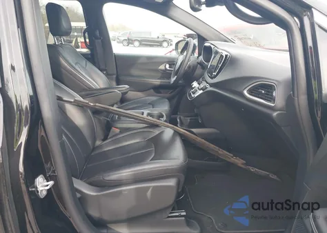 2025 Chrysler Pacifica Select z USA, uszkodzony, nr VIN 2C4RC1BG4SR520502